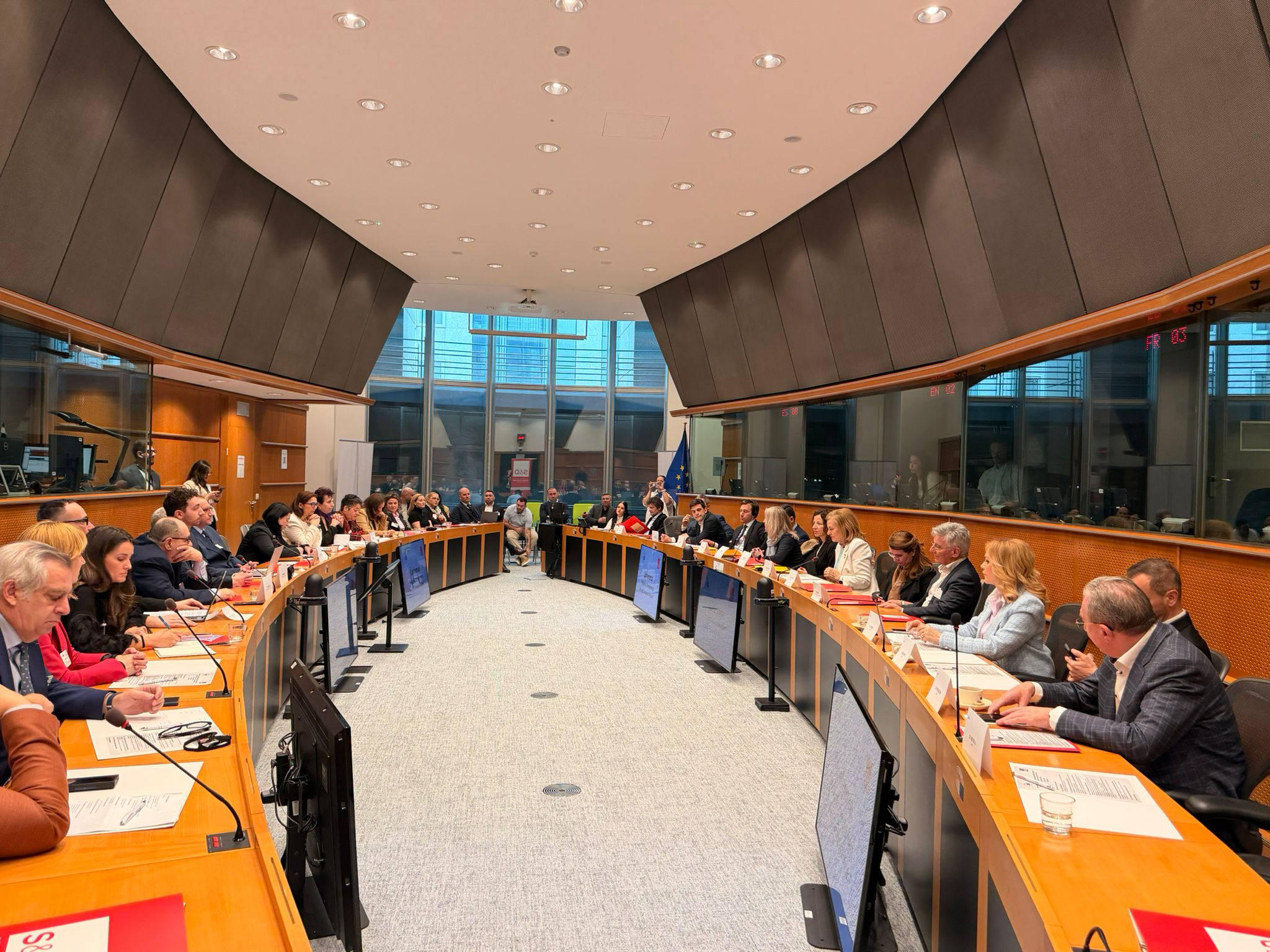 ASFOR la Parlamentul European: Pledoarie pentru recunoașterea lemnului ca resursă strategică a Europei și simplificarea birocrației pentru IMM-uri